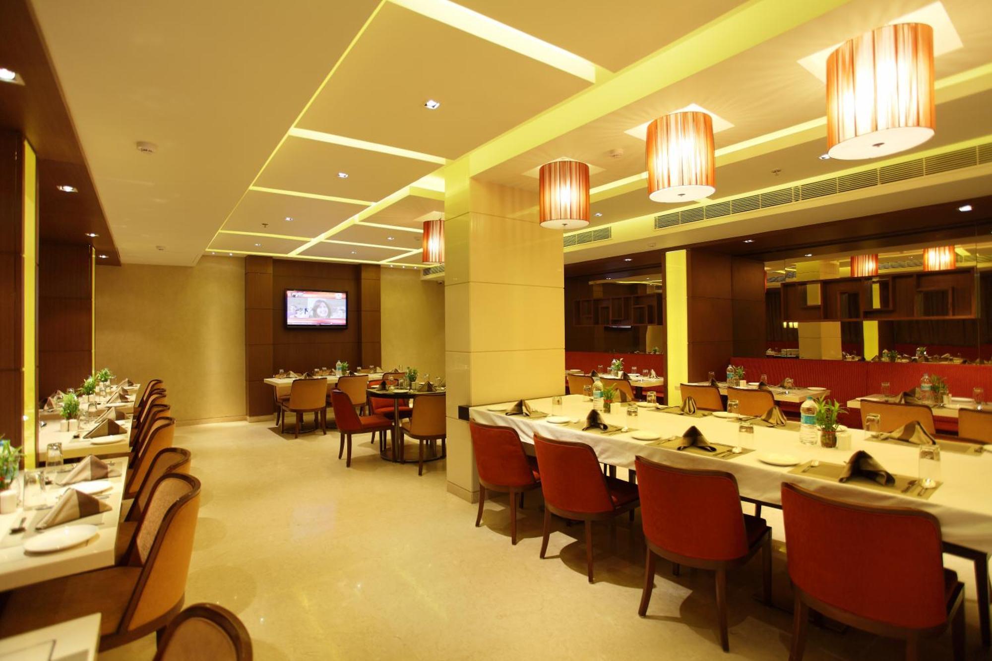 Comfort Inn Legacy Rajkot Eksteriør billede