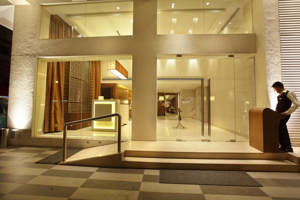 Comfort Inn Legacy Rajkot Eksteriør billede