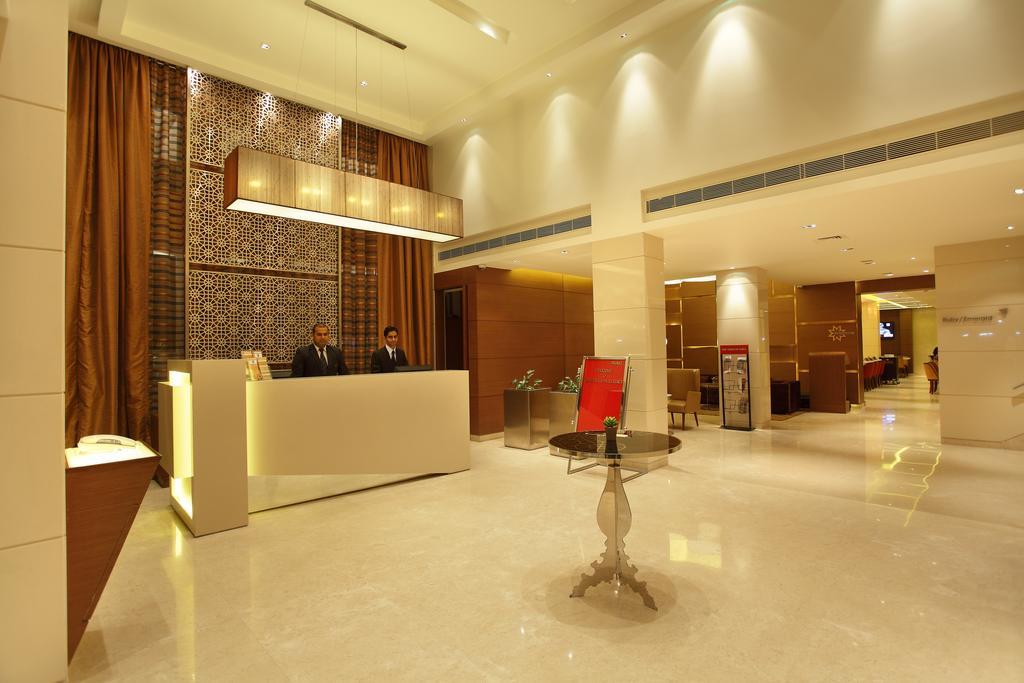 Comfort Inn Legacy Rajkot Eksteriør billede