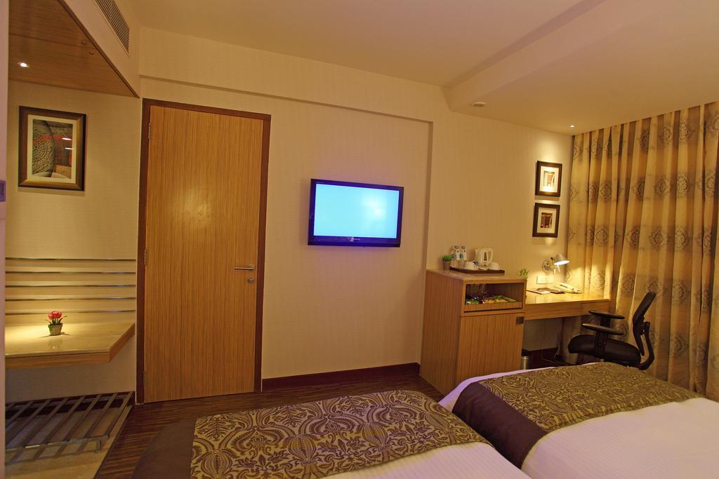 Comfort Inn Legacy Rajkot Eksteriør billede