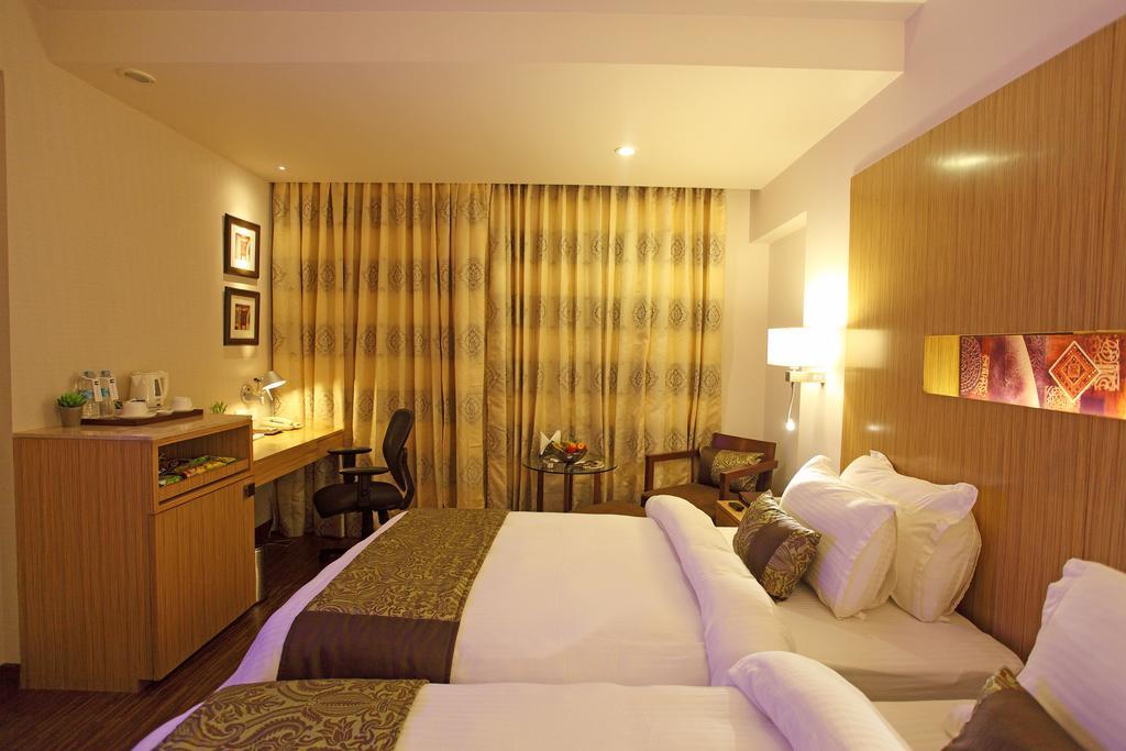 Comfort Inn Legacy Rajkot Eksteriør billede