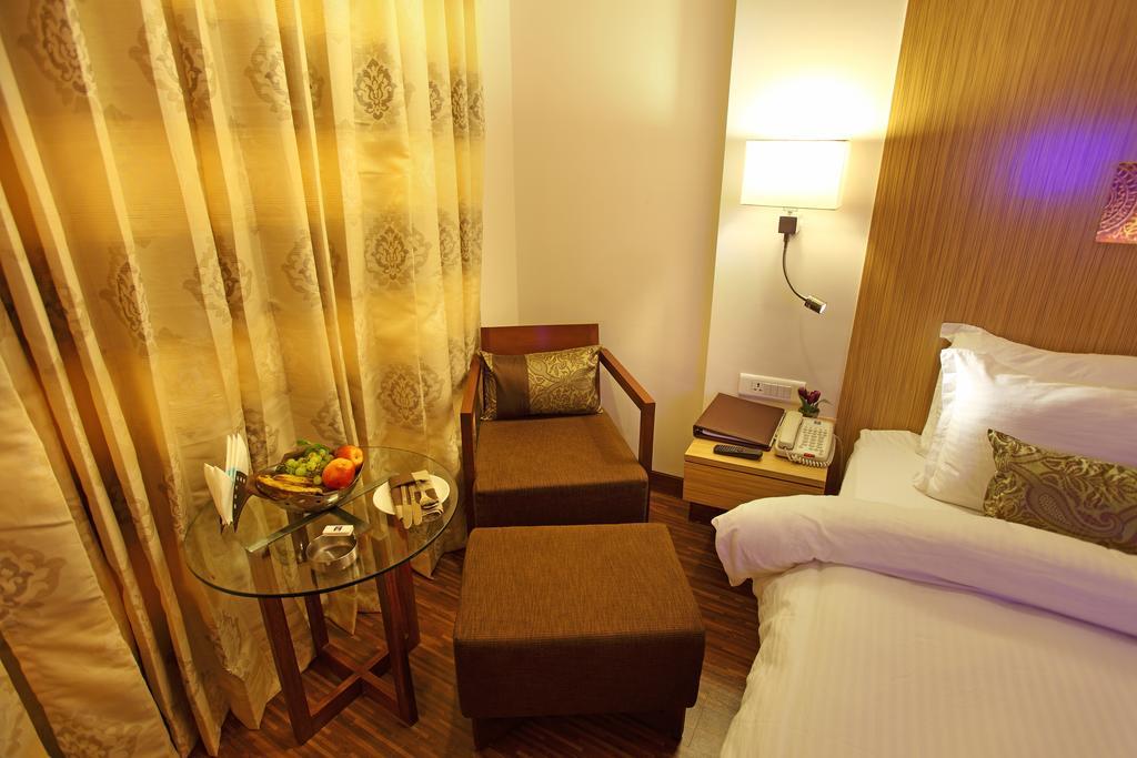 Comfort Inn Legacy Rajkot Eksteriør billede