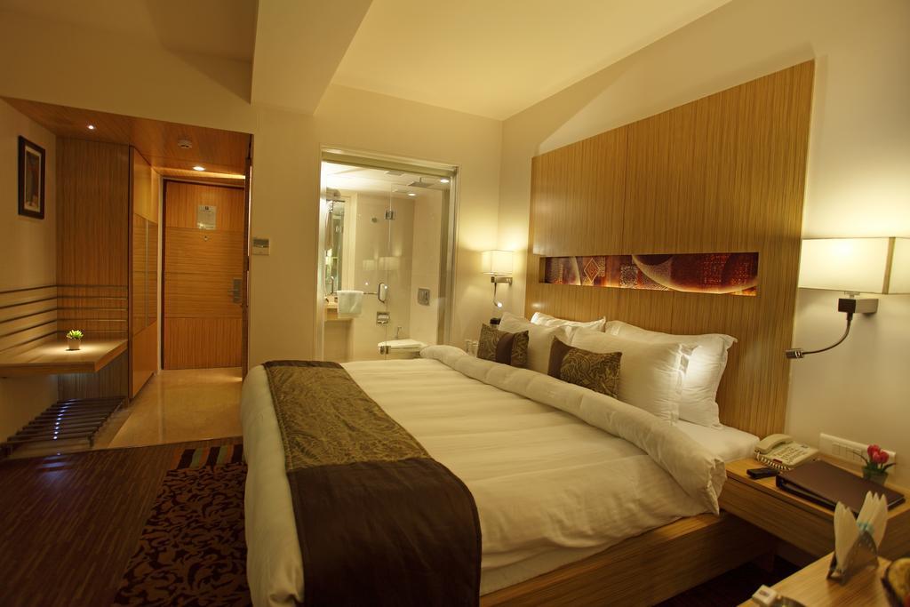 Comfort Inn Legacy Rajkot Eksteriør billede