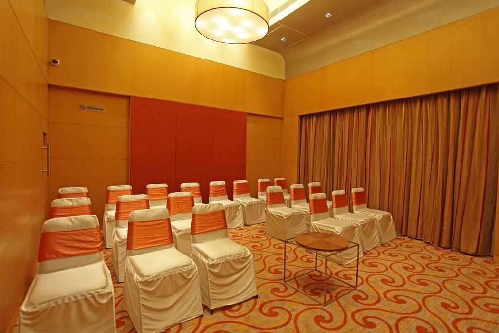 Comfort Inn Legacy Rajkot Eksteriør billede