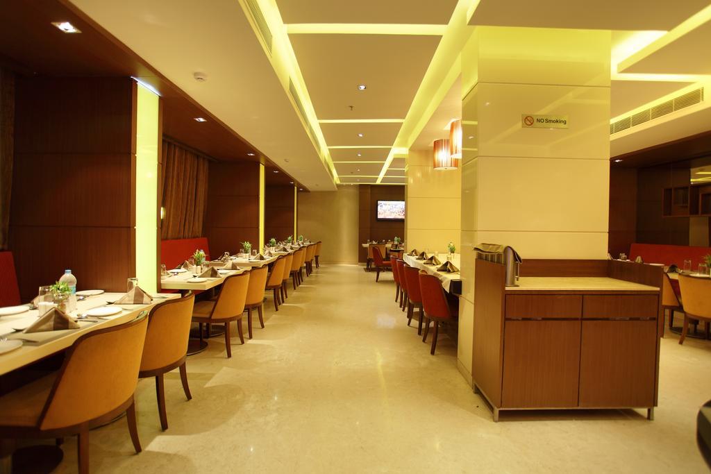 Comfort Inn Legacy Rajkot Eksteriør billede
