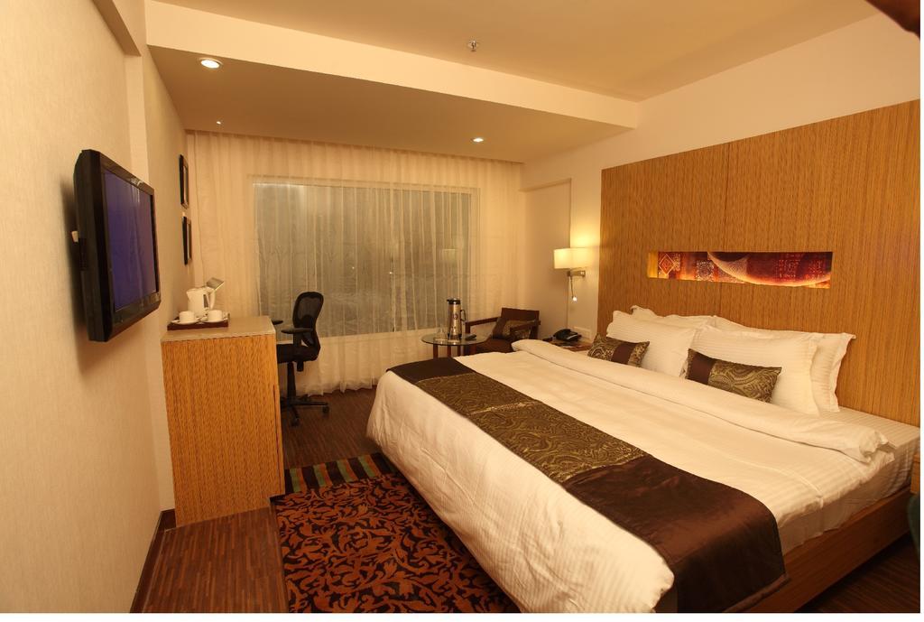 Comfort Inn Legacy Rajkot Eksteriør billede