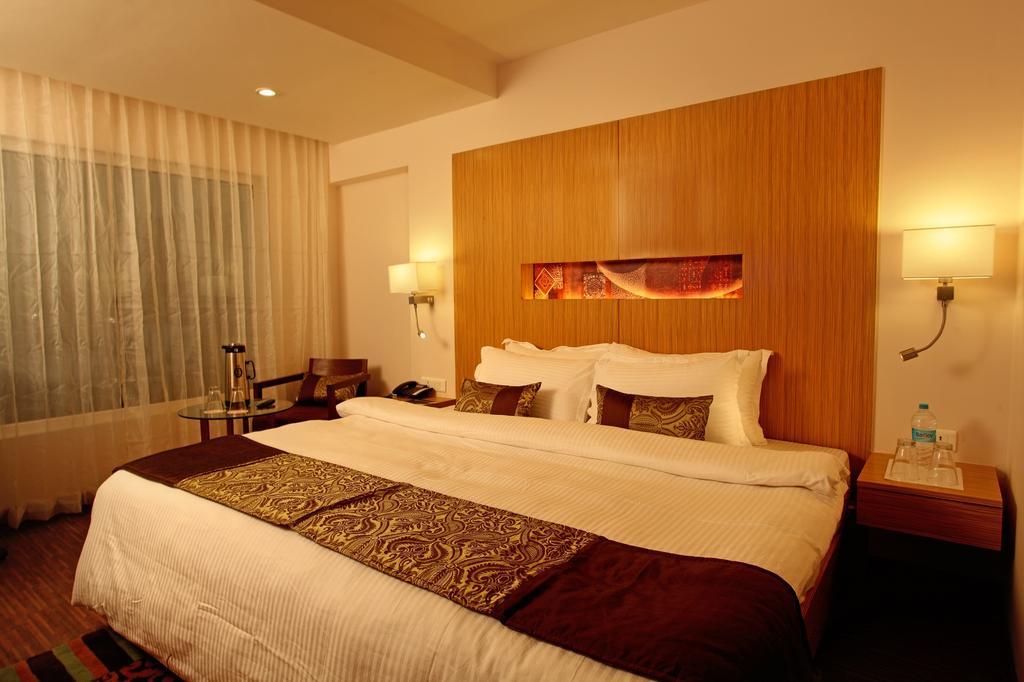 Comfort Inn Legacy Rajkot Eksteriør billede