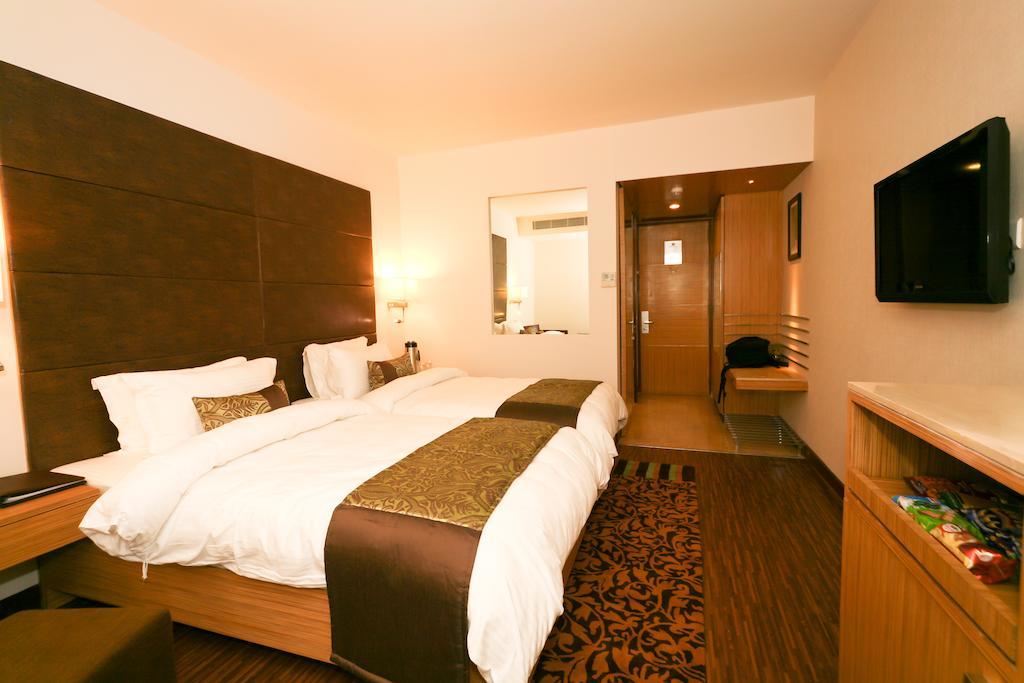 Comfort Inn Legacy Rajkot Eksteriør billede