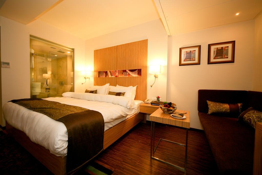 Comfort Inn Legacy Rajkot Eksteriør billede