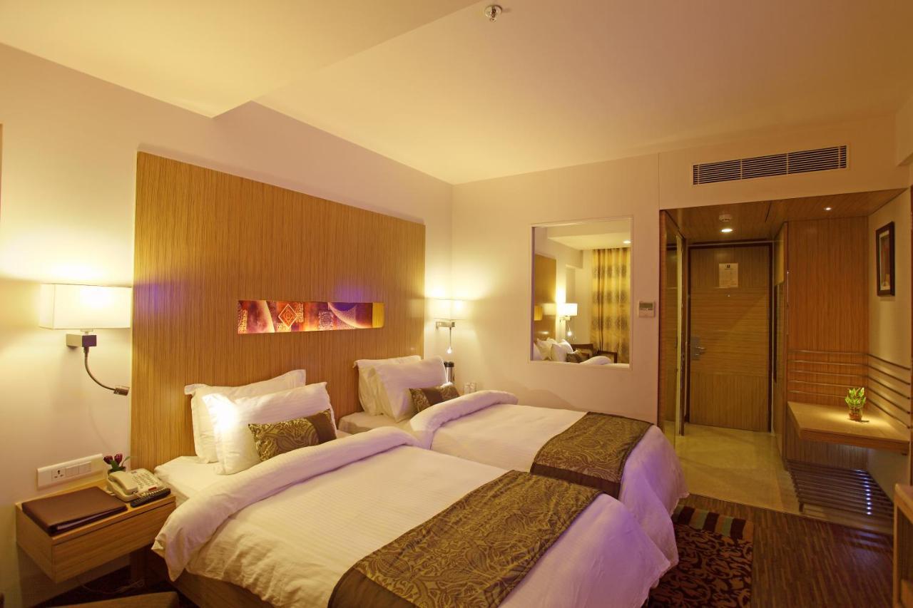 Comfort Inn Legacy Rajkot Eksteriør billede